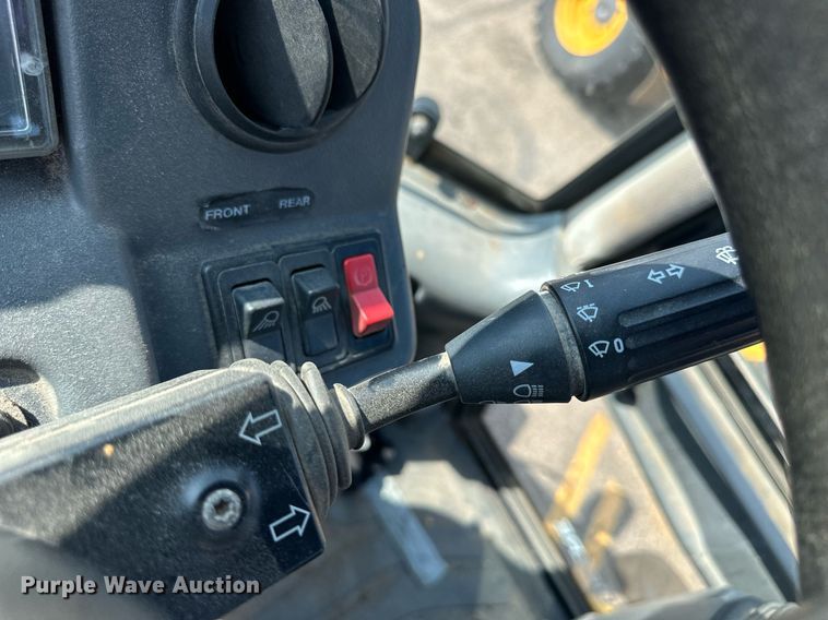 image for item DJ6200 2003 John Deere 304H  wheel loader