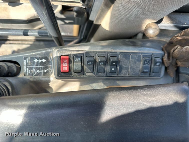 image for item DJ6200 2003 John Deere 304H  wheel loader