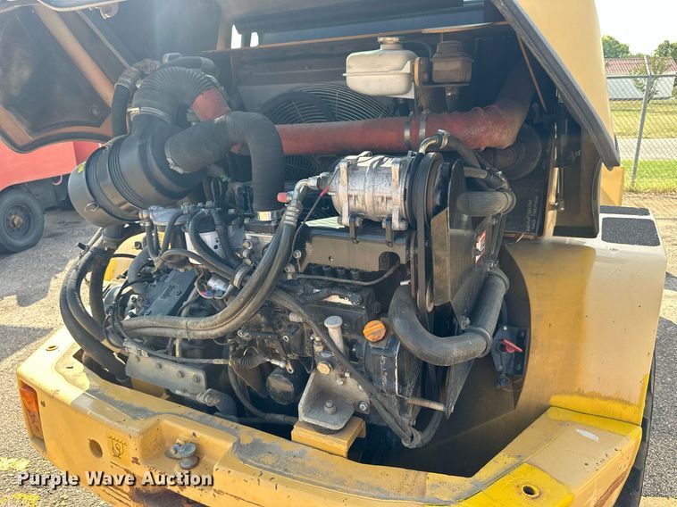 image for item DJ6200 2003 John Deere 304H  wheel loader