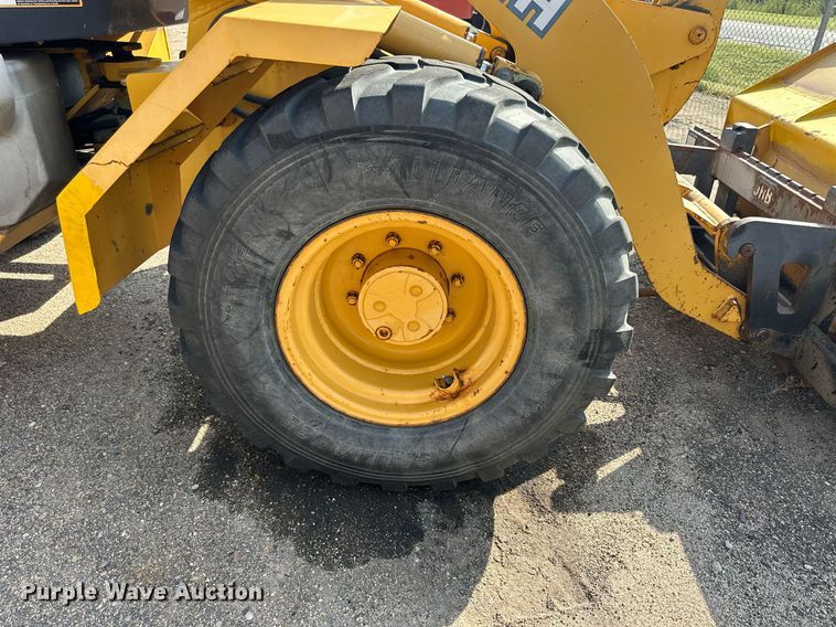 image for item DJ6200 2003 John Deere 304H  wheel loader