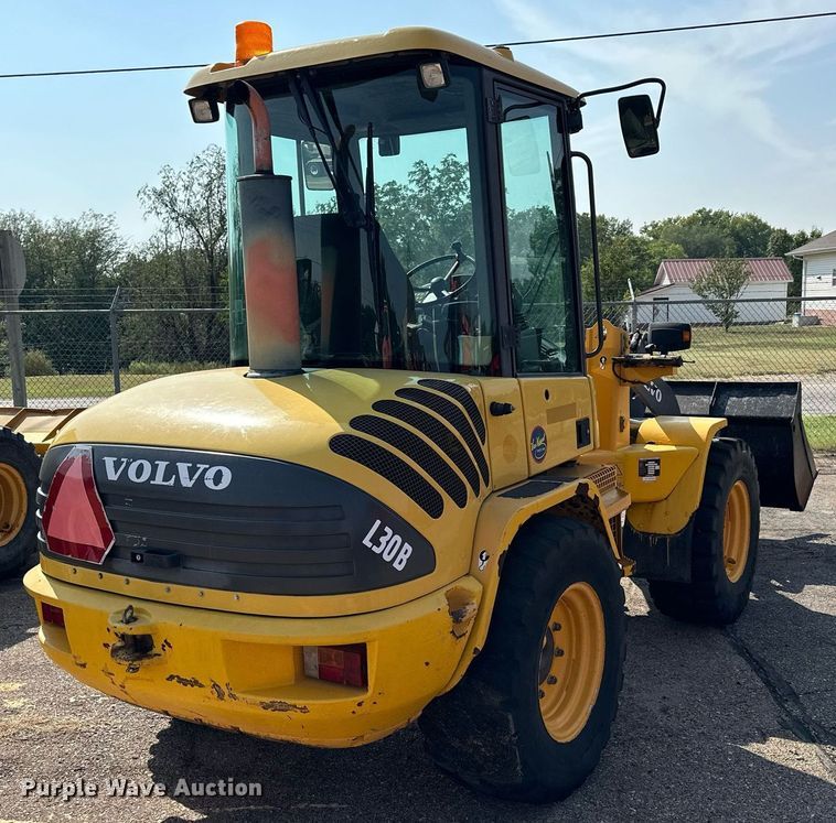 image for item DJ6201 2004 Volvo L30B  wheel loader