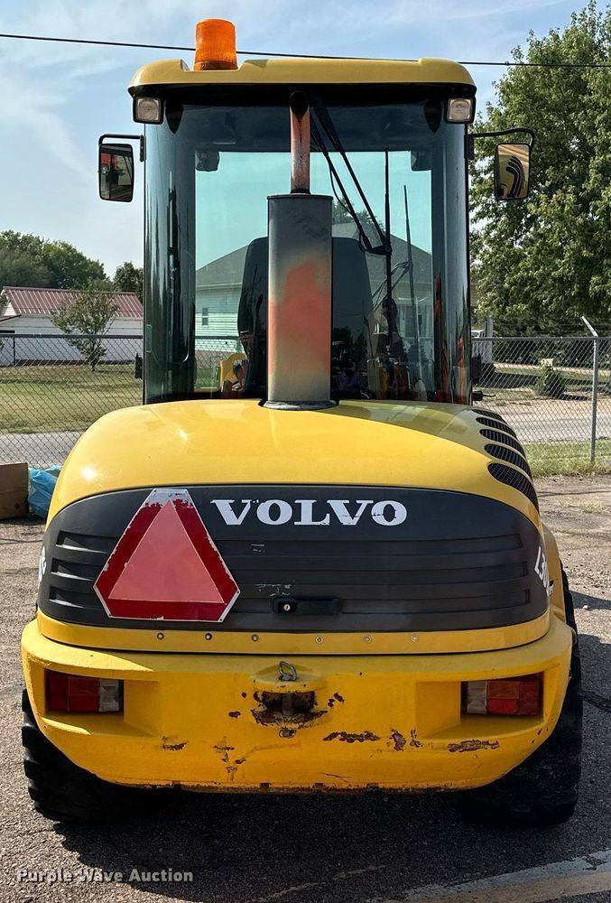 image for item DJ6201 2004 Volvo L30B  wheel loader