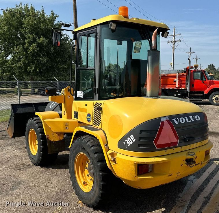image for item DJ6201 2004 Volvo L30B  wheel loader