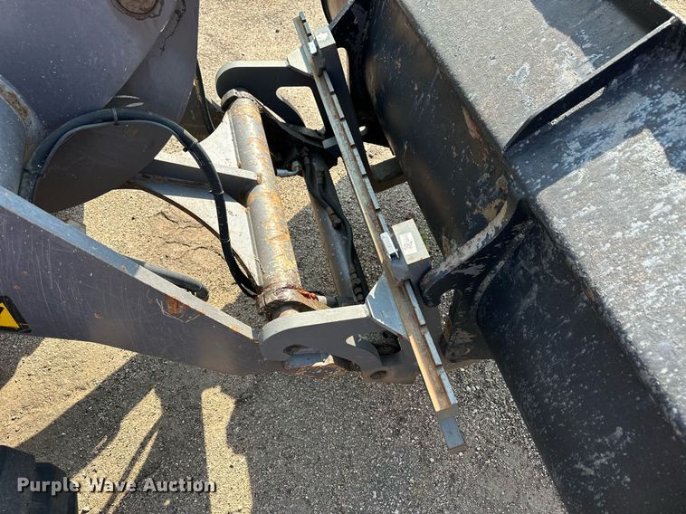 image for item DJ6201 2004 Volvo L30B  wheel loader