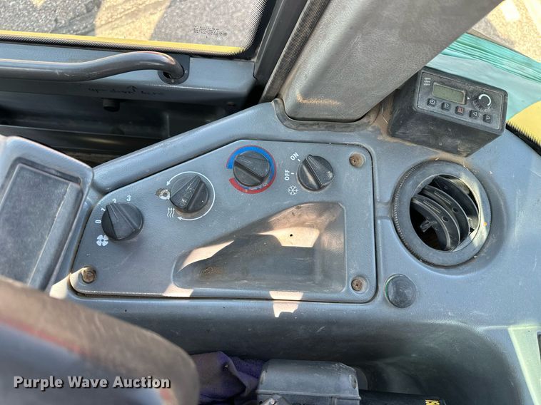 image for item DJ6201 2004 Volvo L30B  wheel loader