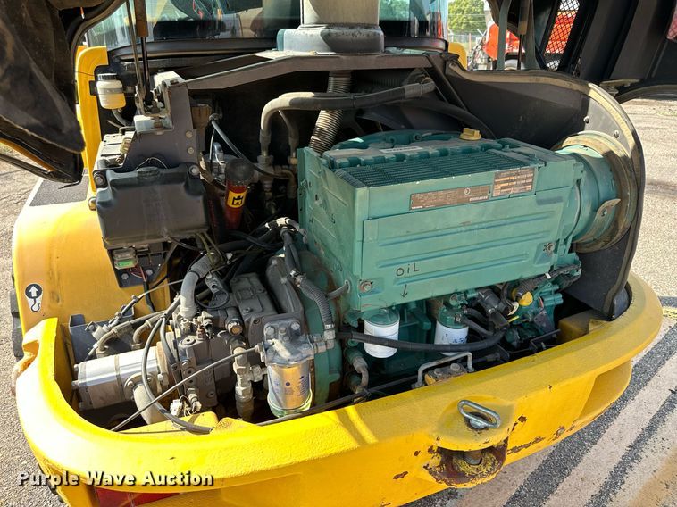 image for item DJ6201 2004 Volvo L30B  wheel loader