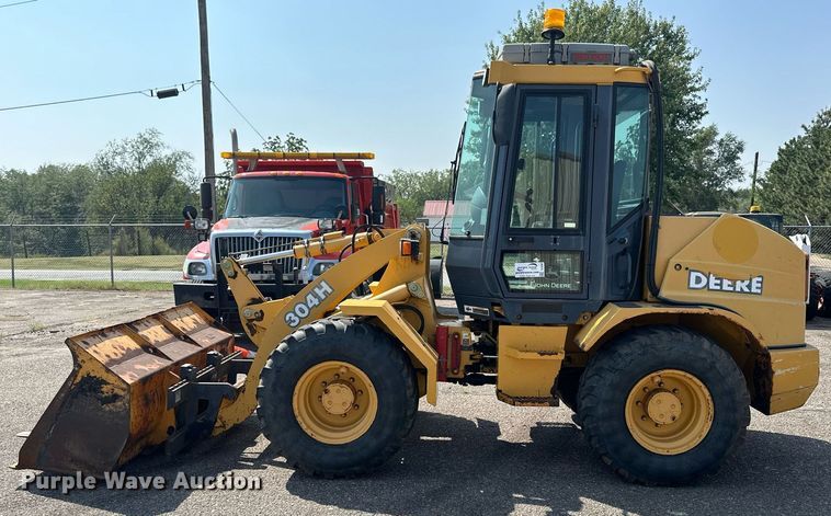 image for item DJ6202 2003 John Deere 304H  wheel loader