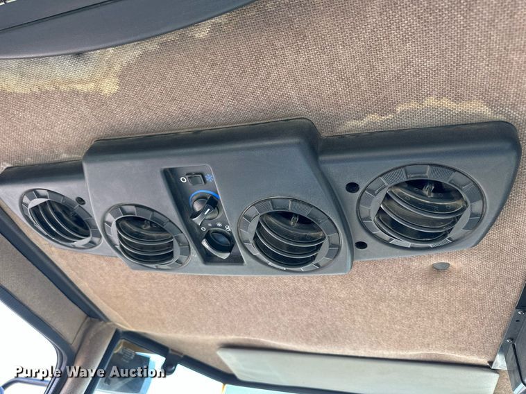 image for item DJ6202 2003 John Deere 304H  wheel loader