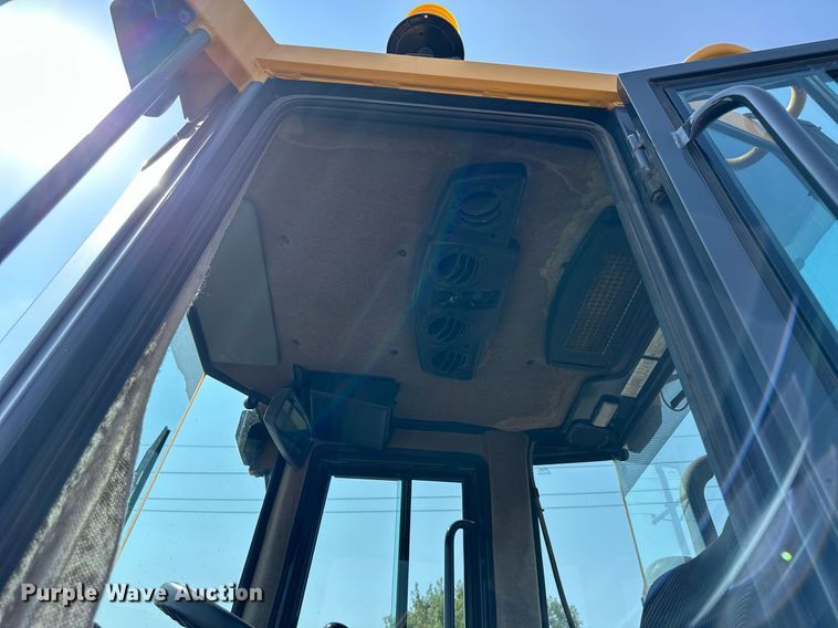 image for item DJ6202 2003 John Deere 304H  wheel loader