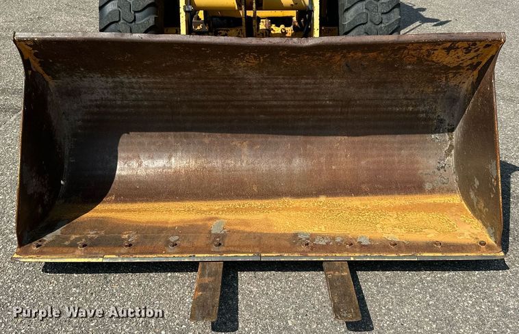 image for item DJ6202 2003 John Deere 304H  wheel loader