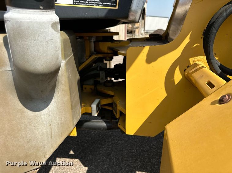 image for item DJ6202 2003 John Deere 304H  wheel loader