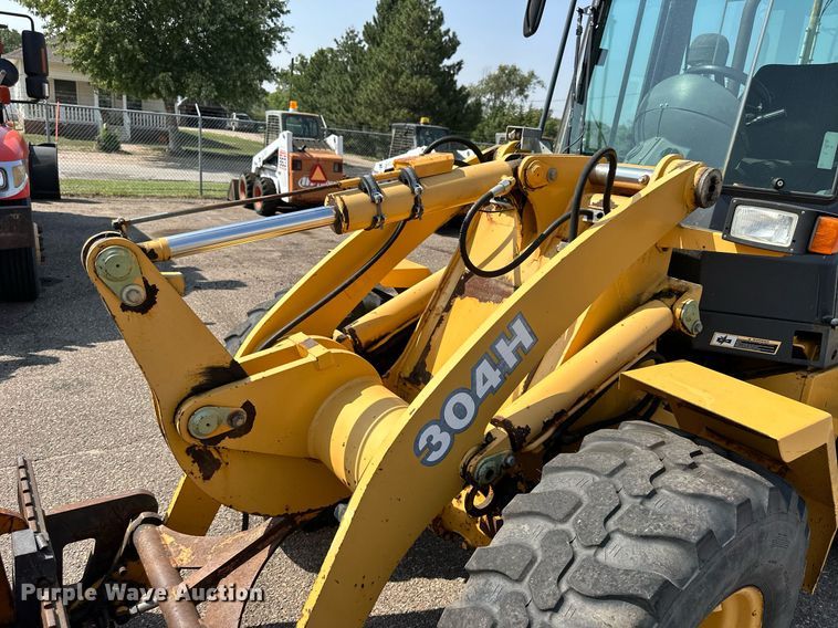 image for item DJ6202 2003 John Deere 304H  wheel loader