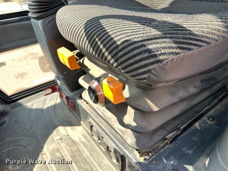 image for item DJ6202 2003 John Deere 304H  wheel loader