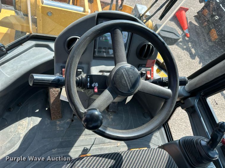 image for item DJ6202 2003 John Deere 304H  wheel loader