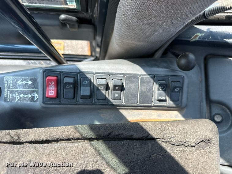 image for item DJ6202 2003 John Deere 304H  wheel loader