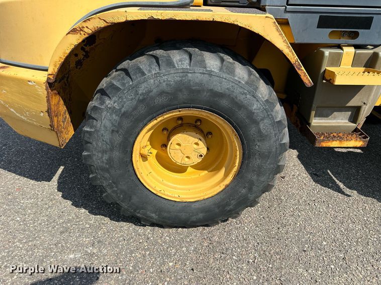image for item DJ6202 2003 John Deere 304H  wheel loader