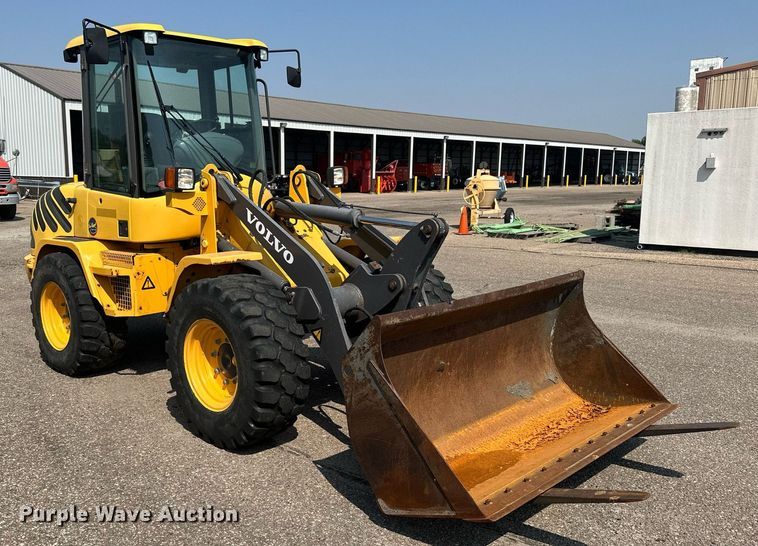 image for item DJ6203 2004 Volvo L30B  wheel loader