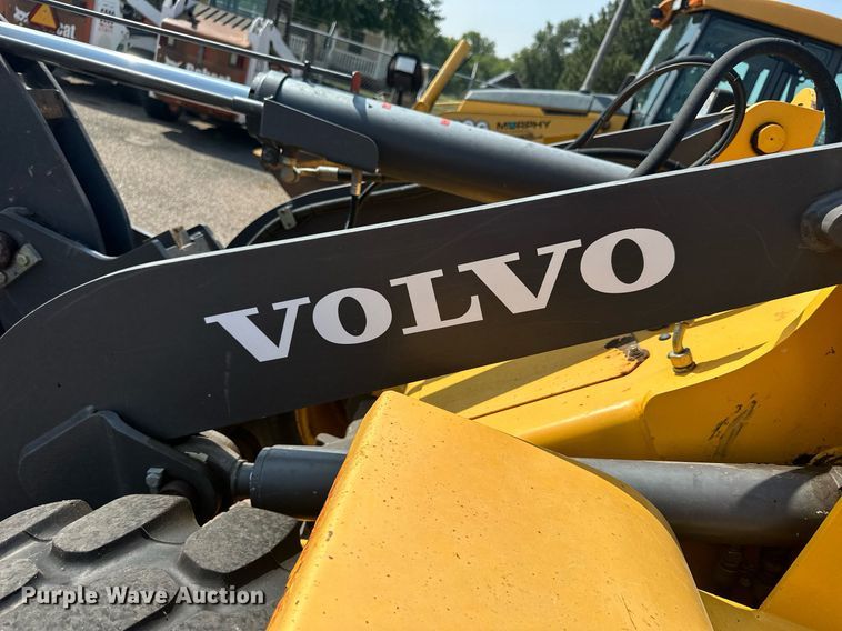 image for item DJ6203 2004 Volvo L30B  wheel loader