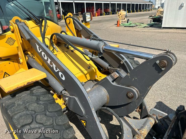 image for item DJ6203 2004 Volvo L30B  wheel loader