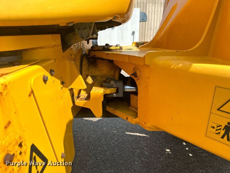 image for item DJ6203 2004 Volvo L30B  wheel loader