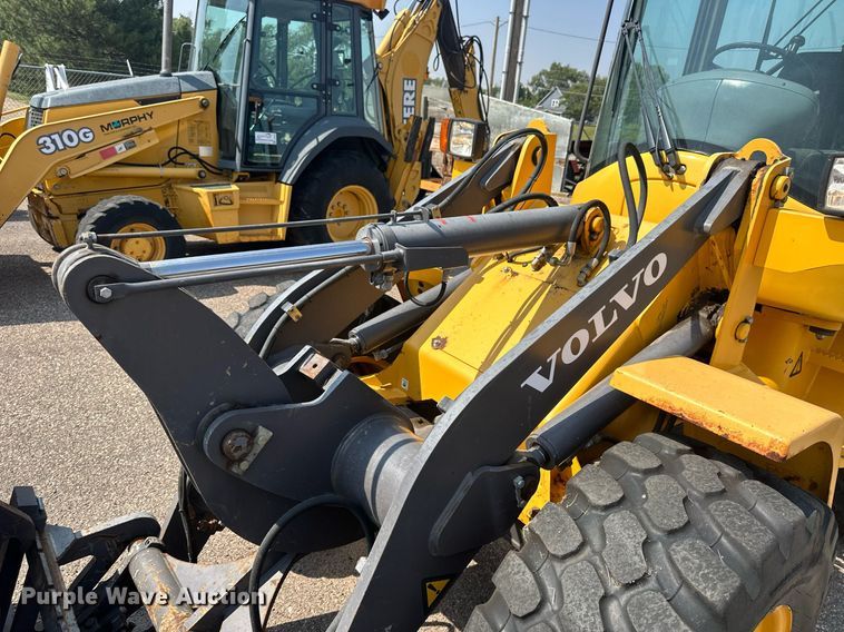 image for item DJ6203 2004 Volvo L30B  wheel loader