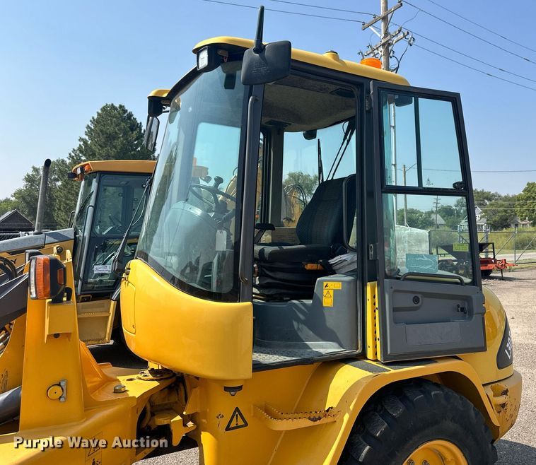 image for item DJ6203 2004 Volvo L30B  wheel loader