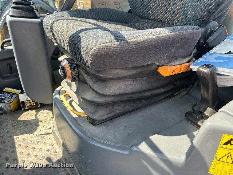 image for item DJ6203 2004 Volvo L30B  wheel loader