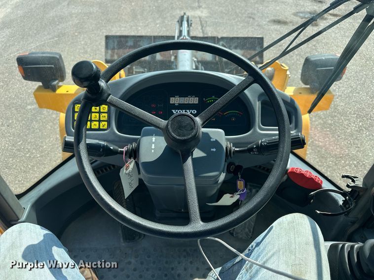 image for item DJ6203 2004 Volvo L30B  wheel loader