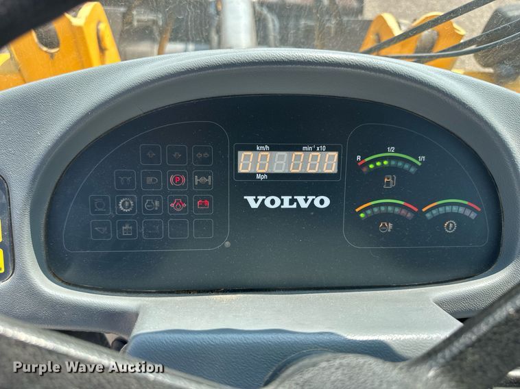 image for item DJ6203 2004 Volvo L30B  wheel loader