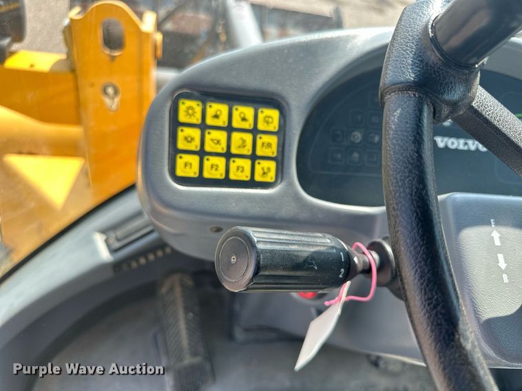 image for item DJ6203 2004 Volvo L30B  wheel loader