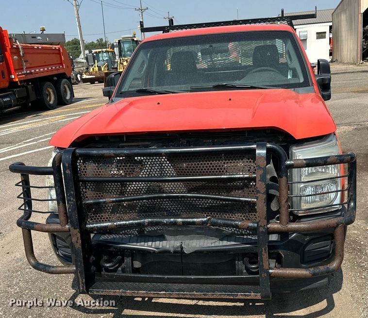 image for item DJ6205 2011 Ford F250 Super Duty  utility bed pickup truck