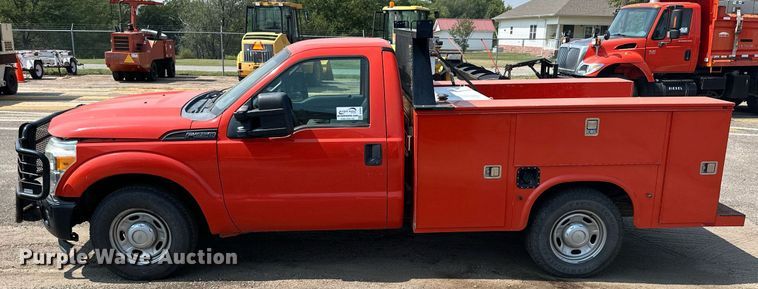 image for item DJ6205 2011 Ford F250 Super Duty  utility bed pickup truck