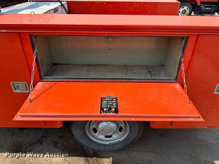 image for item DJ6205 2011 Ford F250 Super Duty  utility bed pickup truck