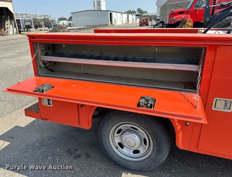 image for item DJ6205 2011 Ford F250 Super Duty  utility bed pickup truck