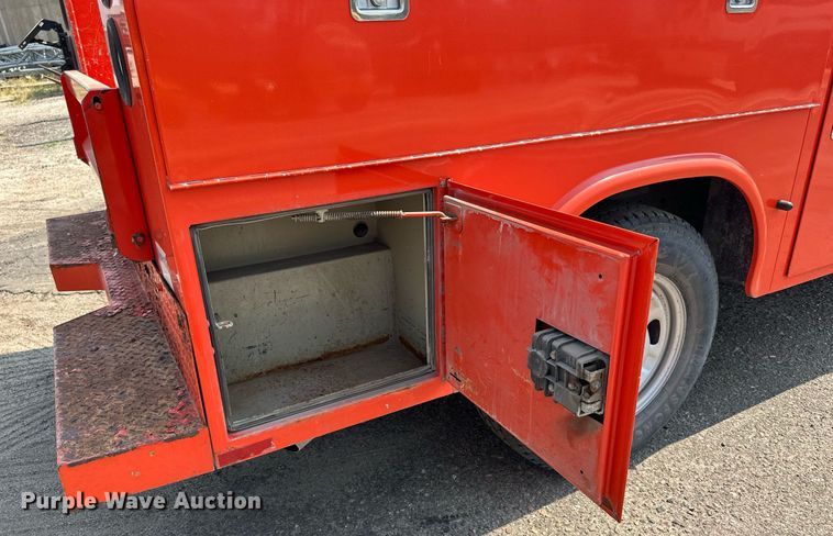 image for item DJ6205 2011 Ford F250 Super Duty  utility bed pickup truck