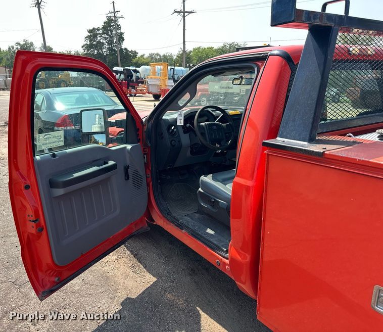 image for item DJ6205 2011 Ford F250 Super Duty  utility bed pickup truck