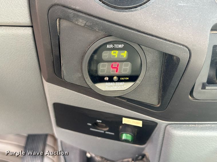 image for item DJ6205 2011 Ford F250 Super Duty  utility bed pickup truck