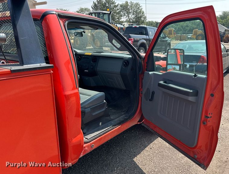 image for item DJ6205 2011 Ford F250 Super Duty  utility bed pickup truck