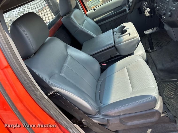 image for item DJ6205 2011 Ford F250 Super Duty  utility bed pickup truck