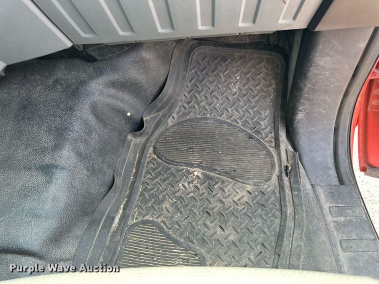 image for item DJ6205 2011 Ford F250 Super Duty  utility bed pickup truck