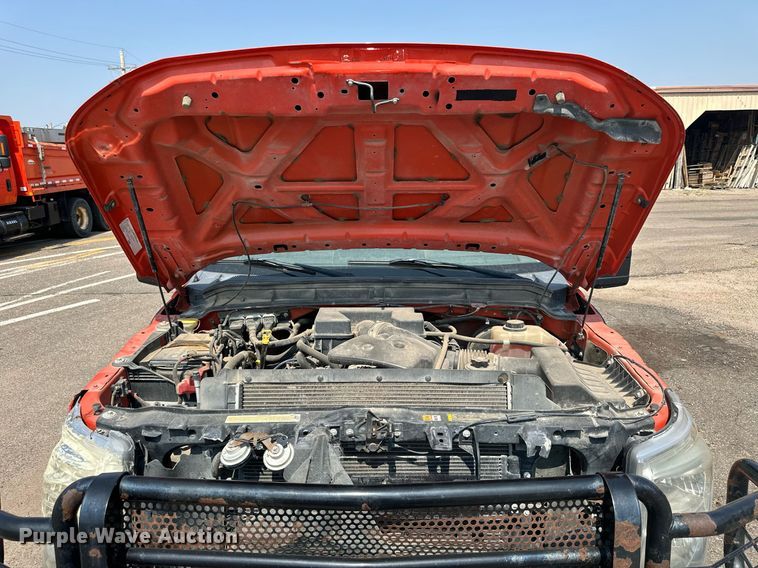 image for item DJ6205 2011 Ford F250 Super Duty  utility bed pickup truck