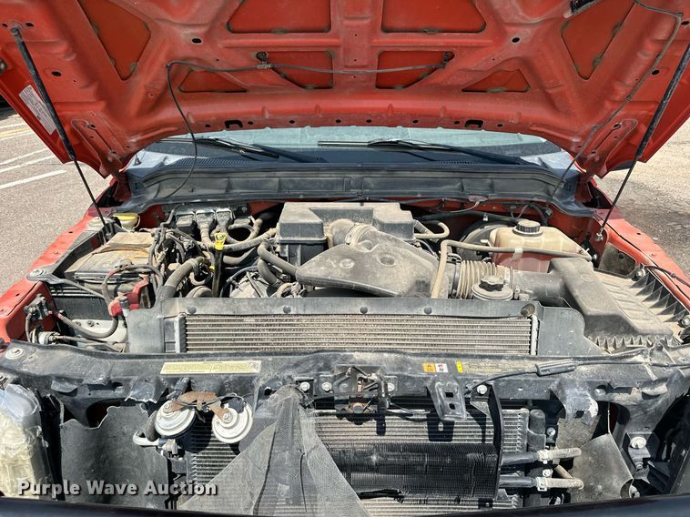 image for item DJ6205 2011 Ford F250 Super Duty  utility bed pickup truck