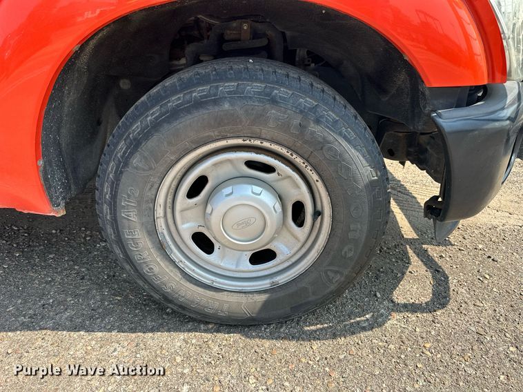 image for item DJ6205 2011 Ford F250 Super Duty  utility bed pickup truck