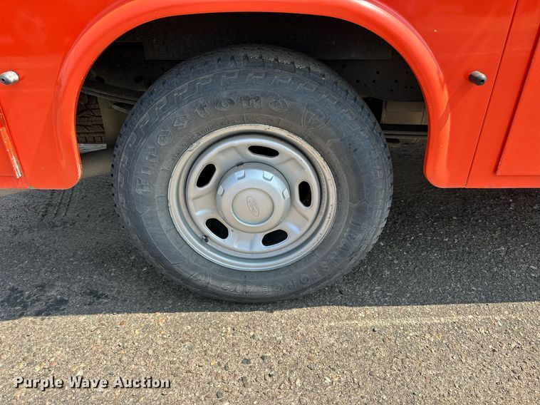 image for item DJ6205 2011 Ford F250 Super Duty  utility bed pickup truck