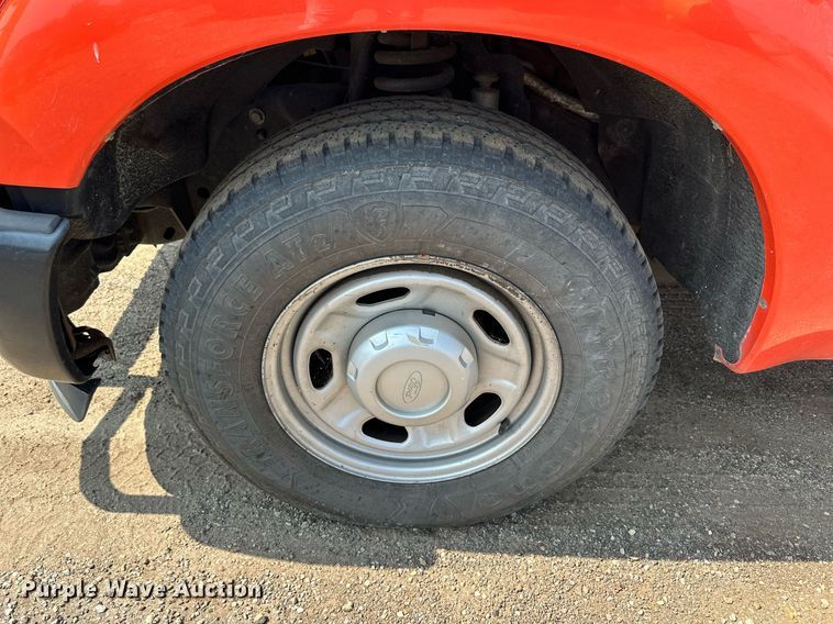 image for item DJ6205 2011 Ford F250 Super Duty  utility bed pickup truck