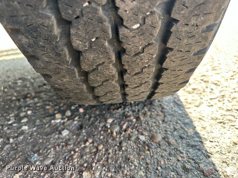 image for item DJ6205 2011 Ford F250 Super Duty  utility bed pickup truck