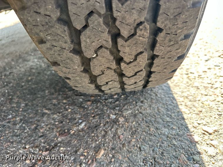 image for item DJ6205 2011 Ford F250 Super Duty  utility bed pickup truck