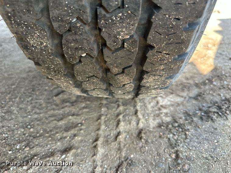 image for item DJ6205 2011 Ford F250 Super Duty  utility bed pickup truck