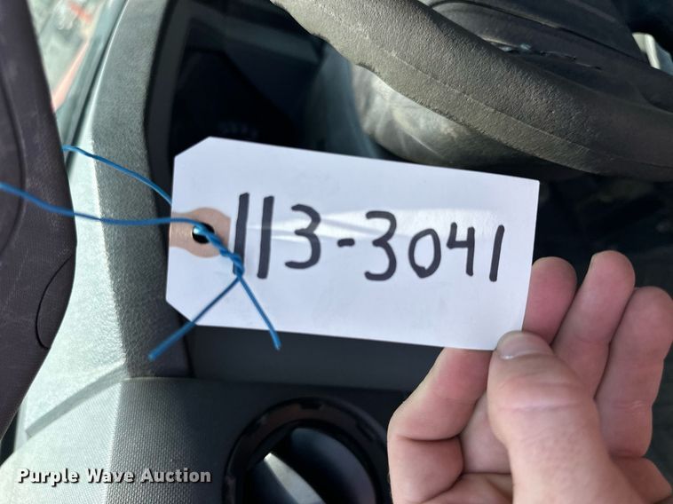 image for item DJ6205 2011 Ford F250 Super Duty  utility bed pickup truck