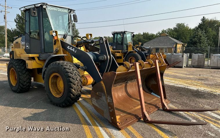 image for item DJ6206 2005 John Deere 444J  wheel loader